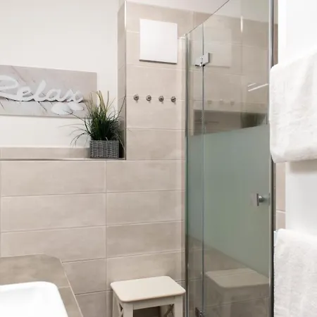 Sunshine Beachhouse 111