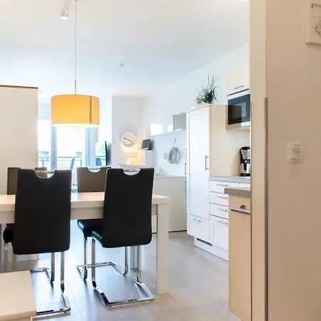 Sunshine Beachhouse 111 *